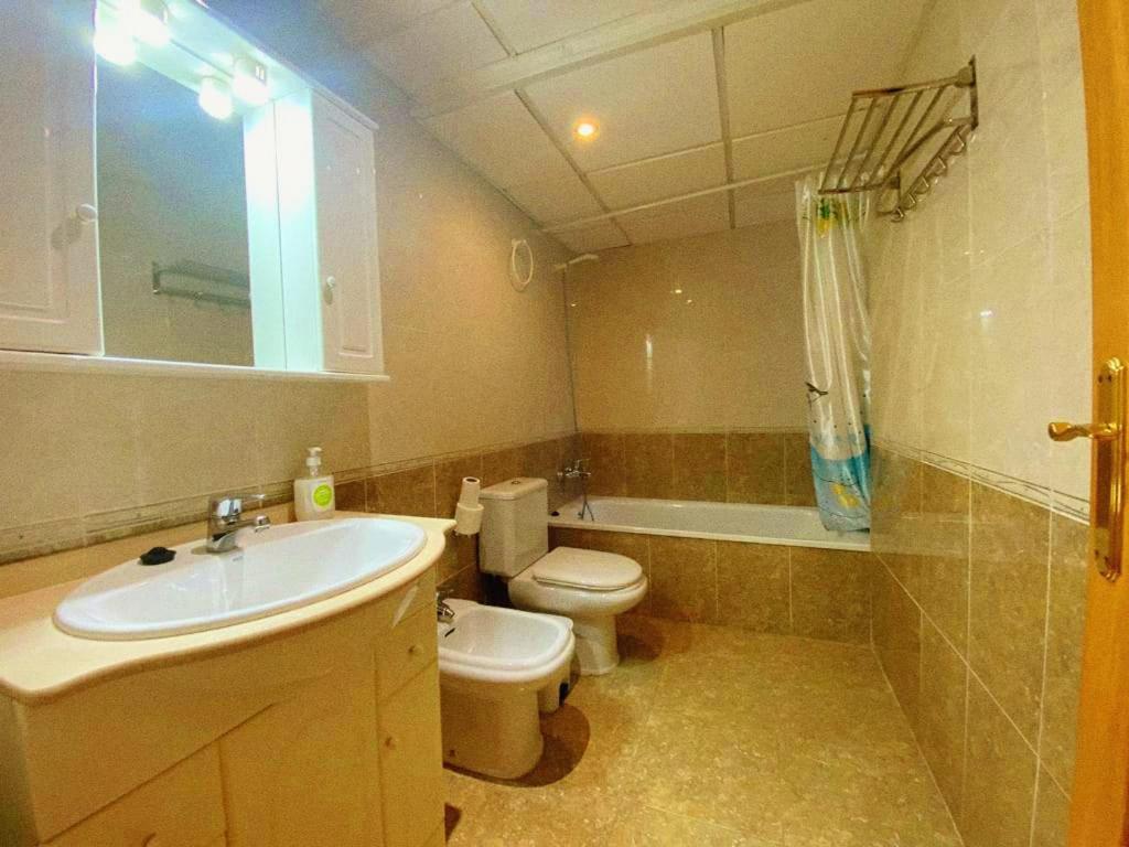 Apartamento Coliseo อัลมูเญการ์ ภายนอก รูปภาพ